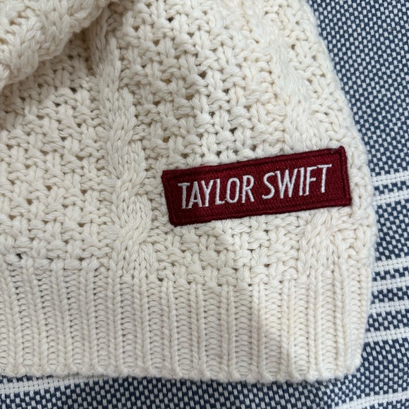 Taylor Swift Red Cardigan XS/SM - Picture 2 of 10